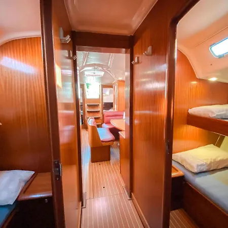 Botel Per Vivere Un'Esperienza Diversa Dalla Solita Casa Viareggio